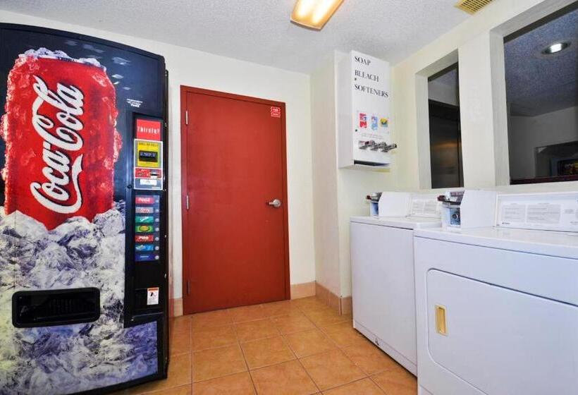 酒店 Super 8 By Wyndham Brunswick/st Simons Island Area