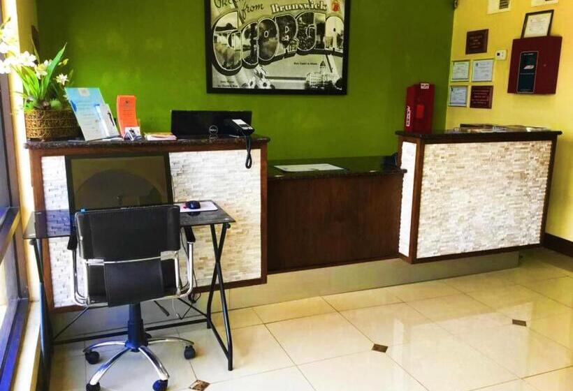 酒店 Super 8 By Wyndham Brunswick/st Simons Island Area