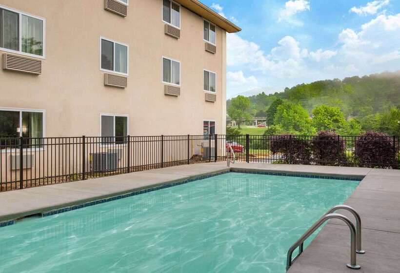 هتل Super 8 By Wyndham Chattanooga Lookout Mountain Tn
