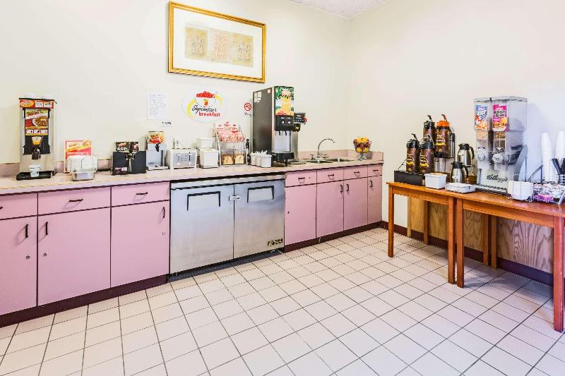 Отель Super 8 By Wyndham Colo. Sprs. Garden Of The Gods