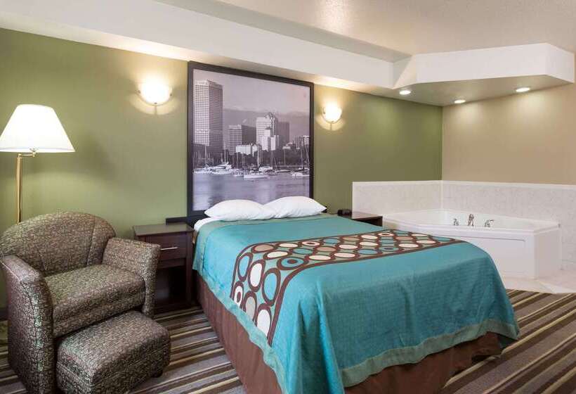 هتل Super 8 By Wyndham Germantown/milwaukee