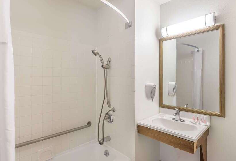 בית מלון כפרי Super 8 By Wyndham Hartford