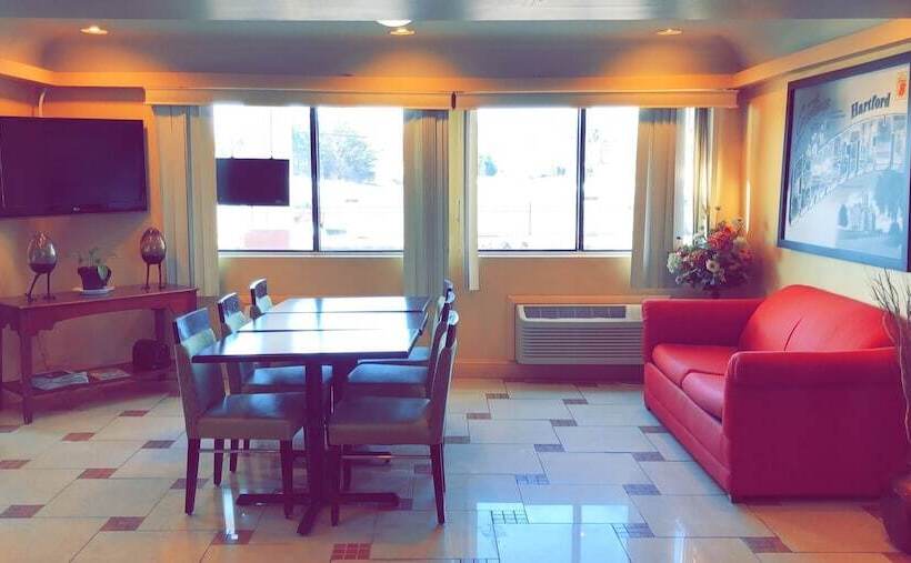 בית מלון כפרי Super 8 By Wyndham Hartford