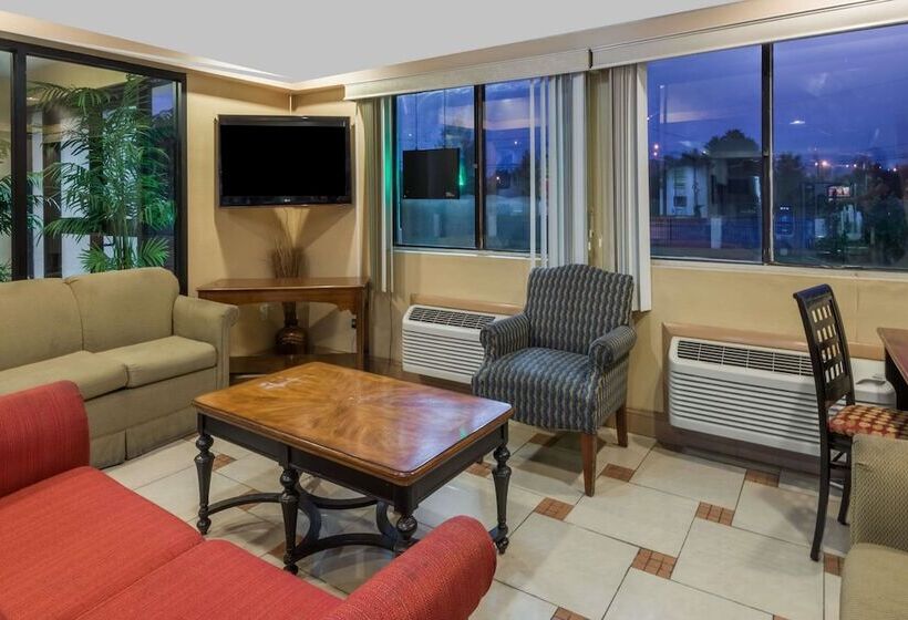 בית מלון כפרי Super 8 By Wyndham Hartford