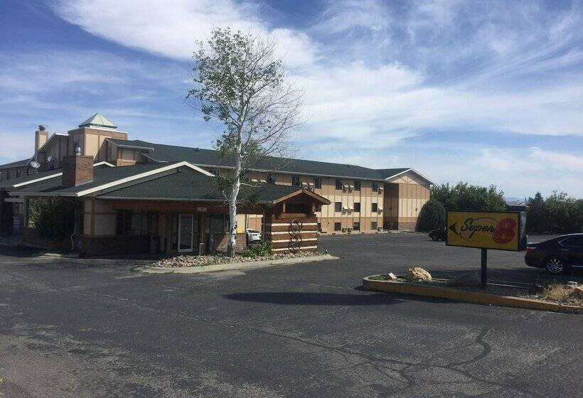 هتل Super 8 By Wyndham Helena