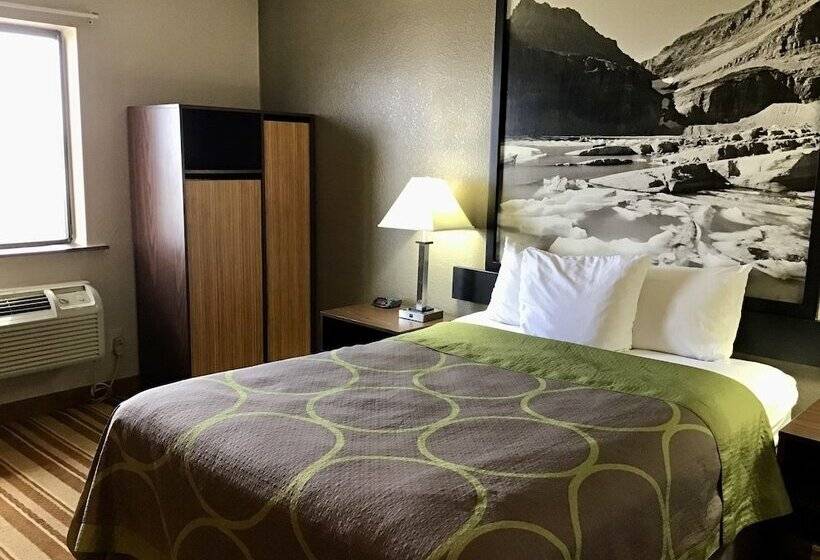 فندق Super 8 By Wyndham Helena