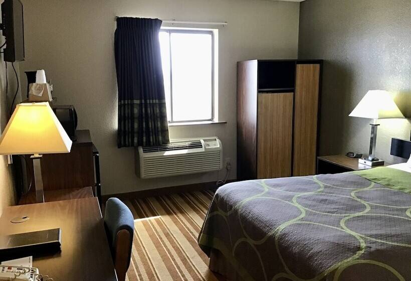 هتل Super 8 By Wyndham Helena