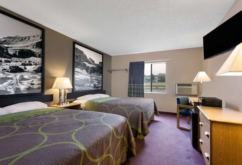 هتل Super 8 By Wyndham Helena