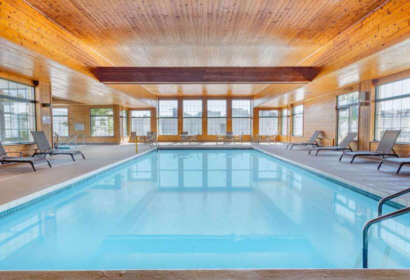 هتل Super 8 By Wyndham La Crosse