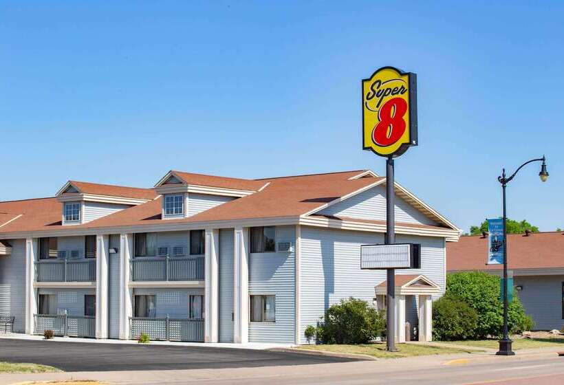هتل Super 8 By Wyndham La Crosse