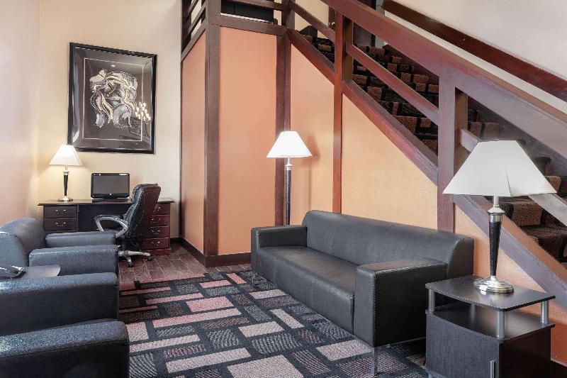 هتل Super 8 By Wyndham La Crosse