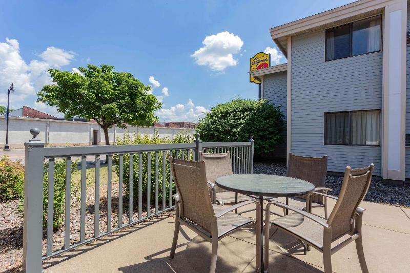 酒店 Super 8 By Wyndham La Crosse