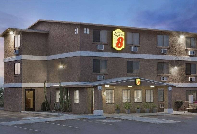 هتل Super 8 By Wyndham Lake Havasu City