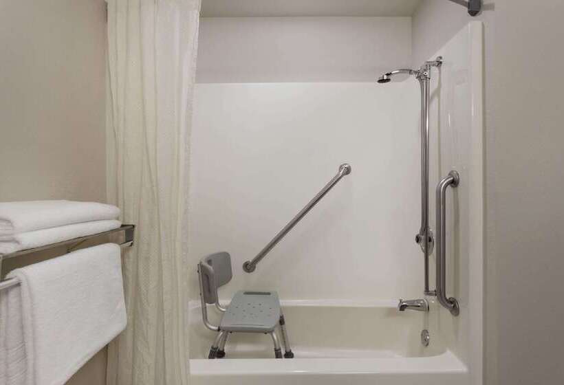 هتل Super 8 By Wyndham Madison South