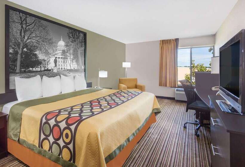هتل Super 8 By Wyndham Madison South