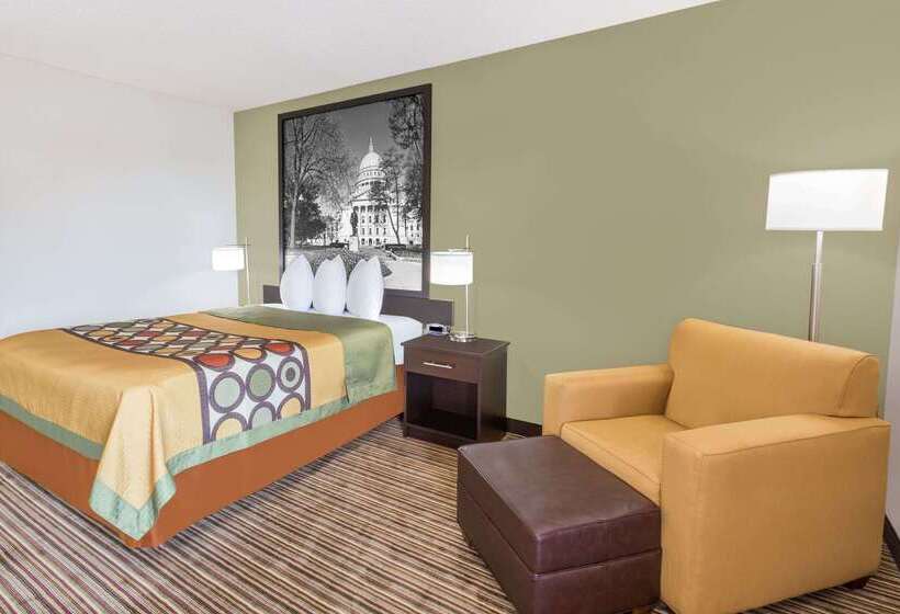 هتل Super 8 By Wyndham Madison South