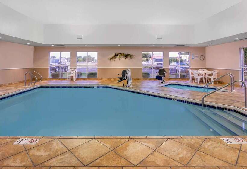 酒店 Super 8 By Wyndham Madison South