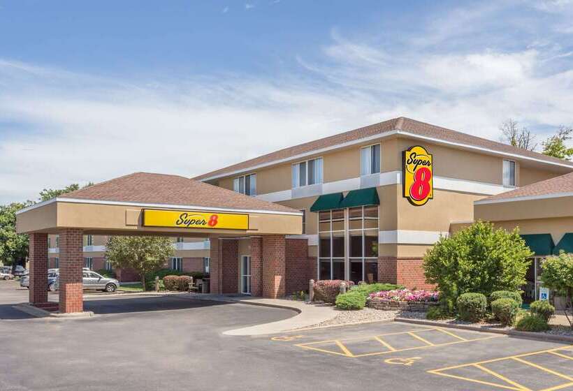 هتل Super 8 By Wyndham Madison South