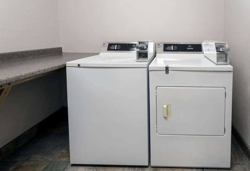 酒店 Super 8 By Wyndham Madison South