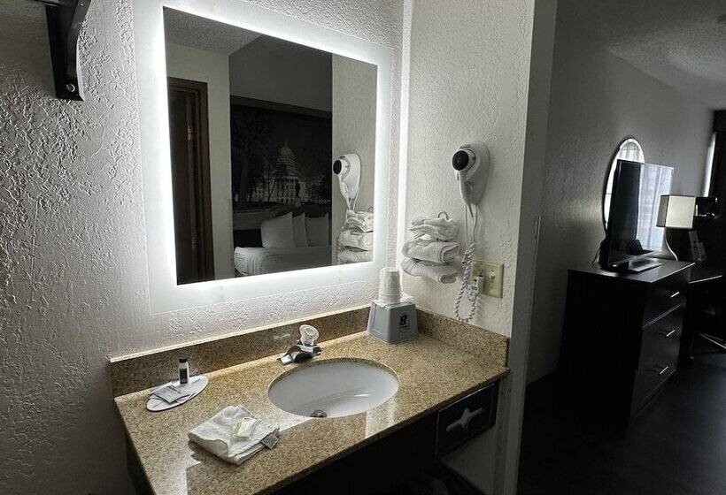 酒店 Super 8 By Wyndham Madison South