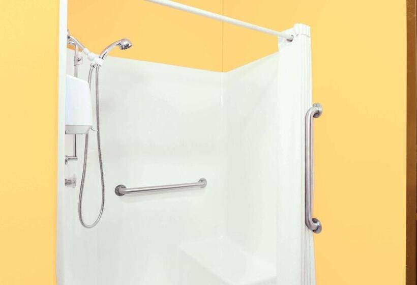 Отель Super 8 By Wyndham Mitchell