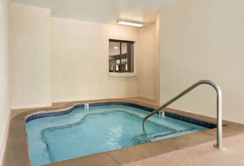 فندق Luxe Studios