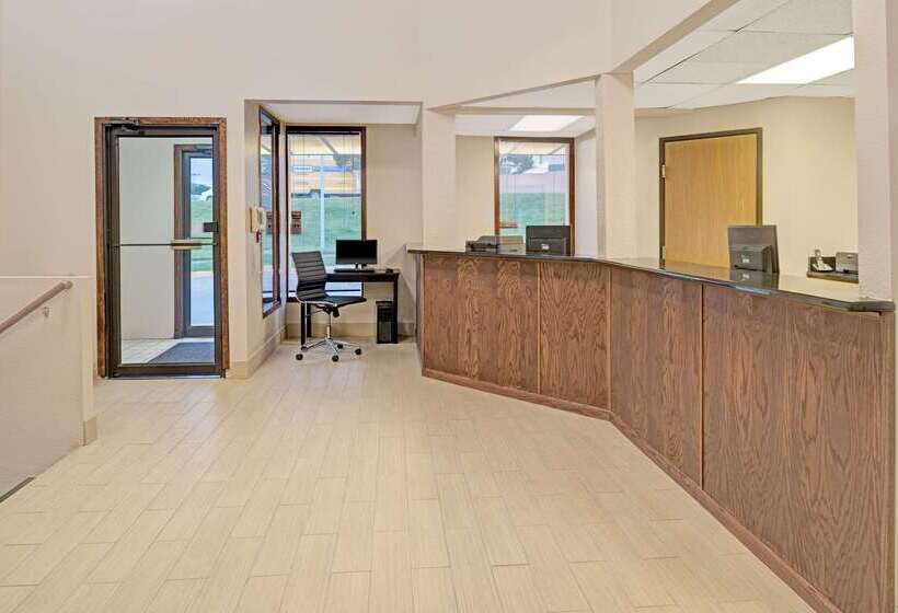 Отель Super 8 By Wyndham Omaha I 80 West