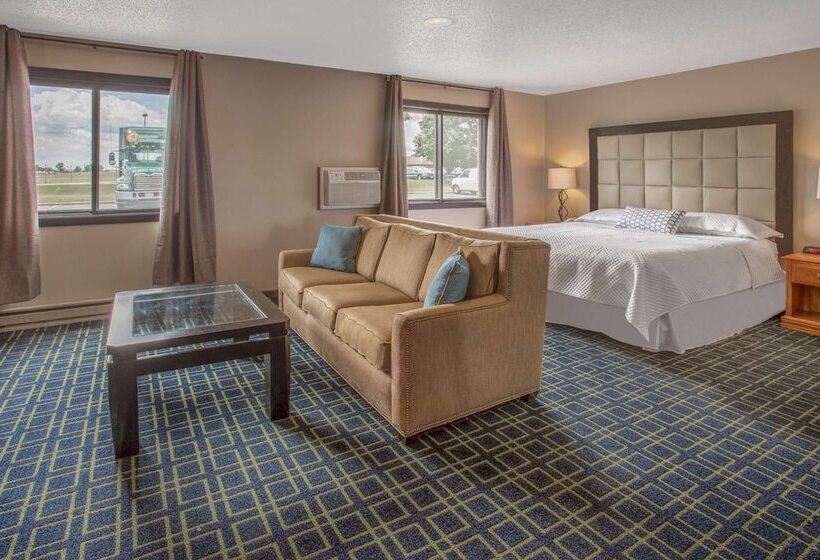 فندق Baymont By Wyndham Oshkosh Airport