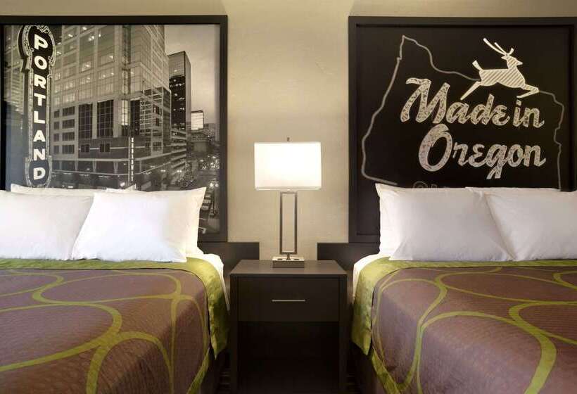 Отель Super 8 By Wyndham Portland Airport
