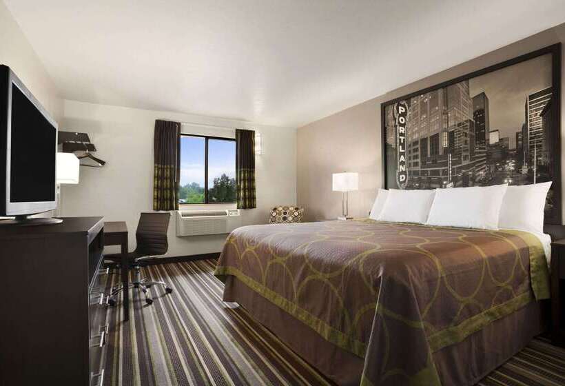 Отель Super 8 By Wyndham Portland Airport