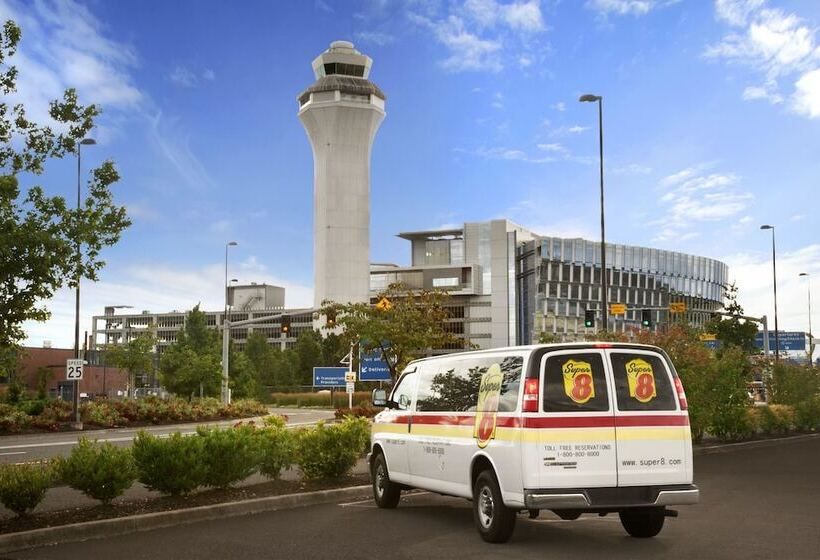 Отель Super 8 By Wyndham Portland Airport