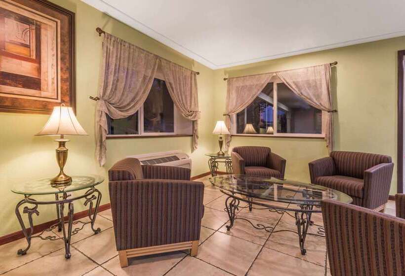 فندق Super 8 By Wyndham Sacramento