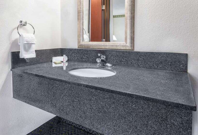 酒店 Super 8 By Wyndham Sacramento