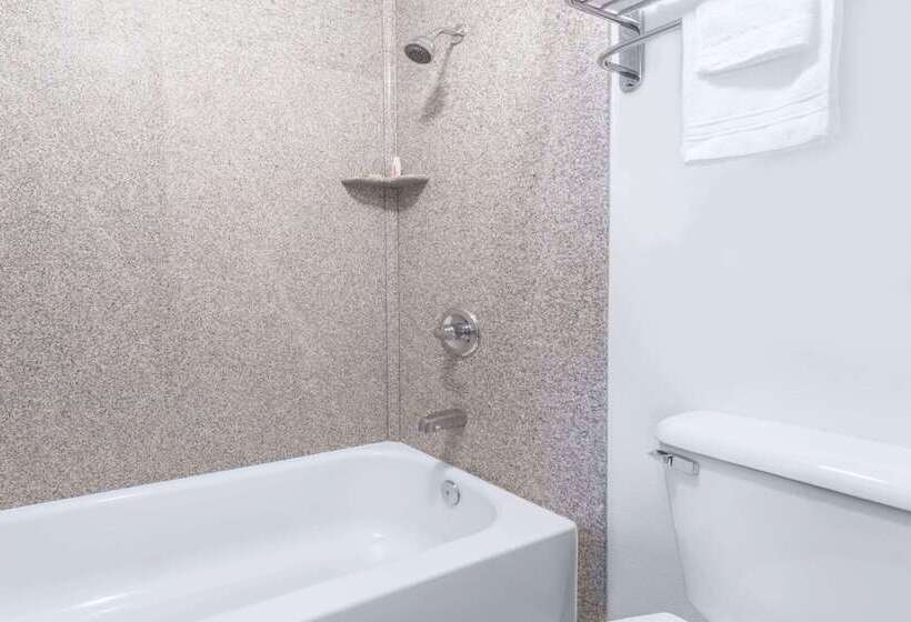 فندق Super 8 By Wyndham Sacramento