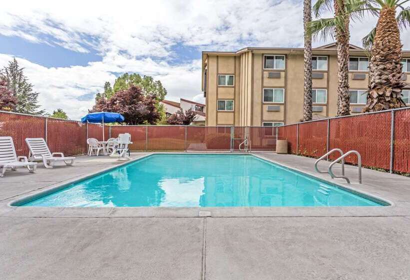 酒店 Super 8 By Wyndham Sacramento