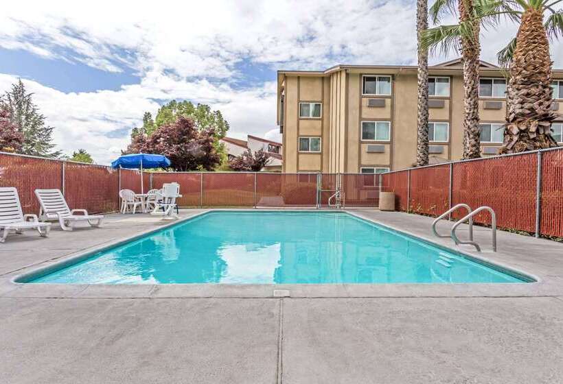 酒店 Super 8 By Wyndham Sacramento