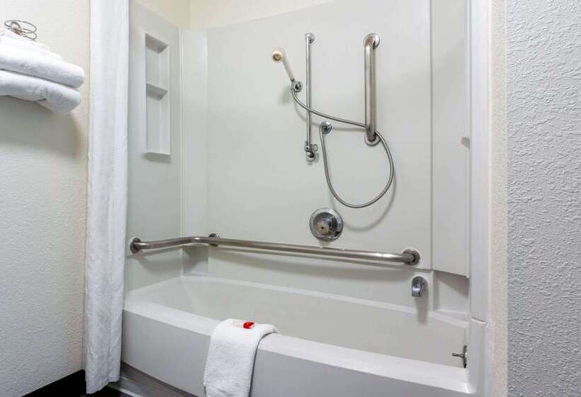 فندق Super 8 By Wyndham Spokane Valley