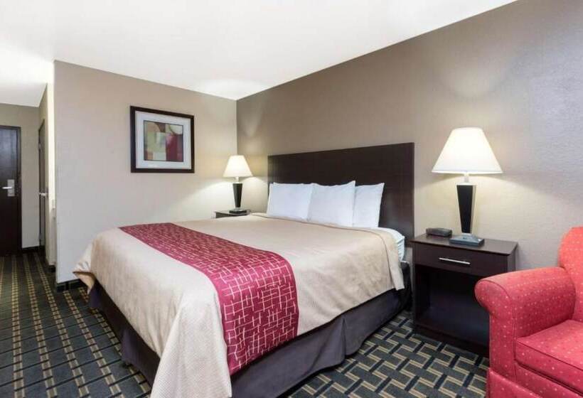 هتل Super 8 By Wyndham Springfield East