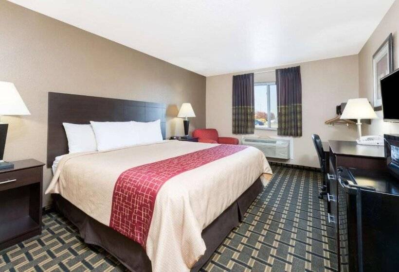 هتل Super 8 By Wyndham Springfield East