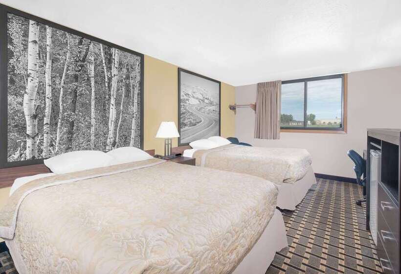 فندق Super 8 By Wyndham Watertown