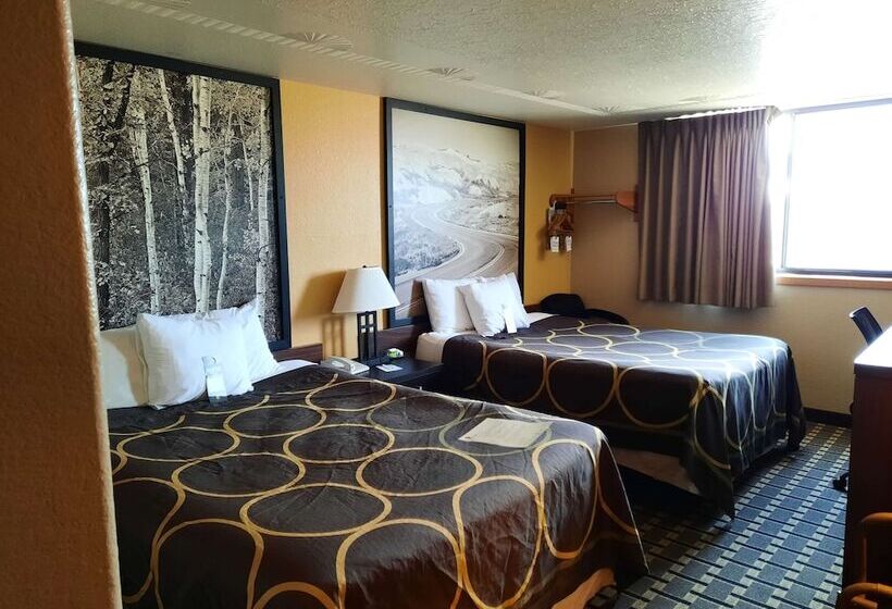 فندق Super 8 By Wyndham Watertown