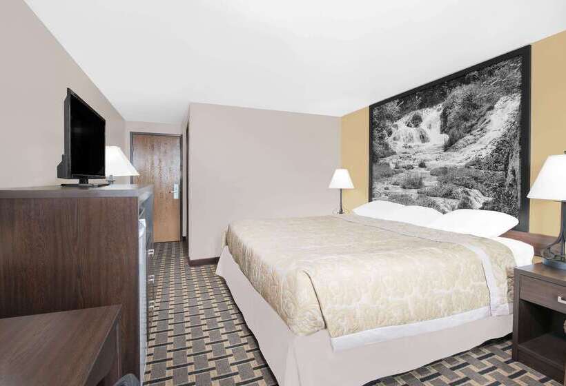 فندق Super 8 By Wyndham Watertown