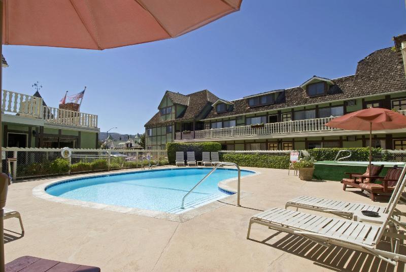 ホテル Svendsgaard S Lodge  Americas Best Value Inn & Suites