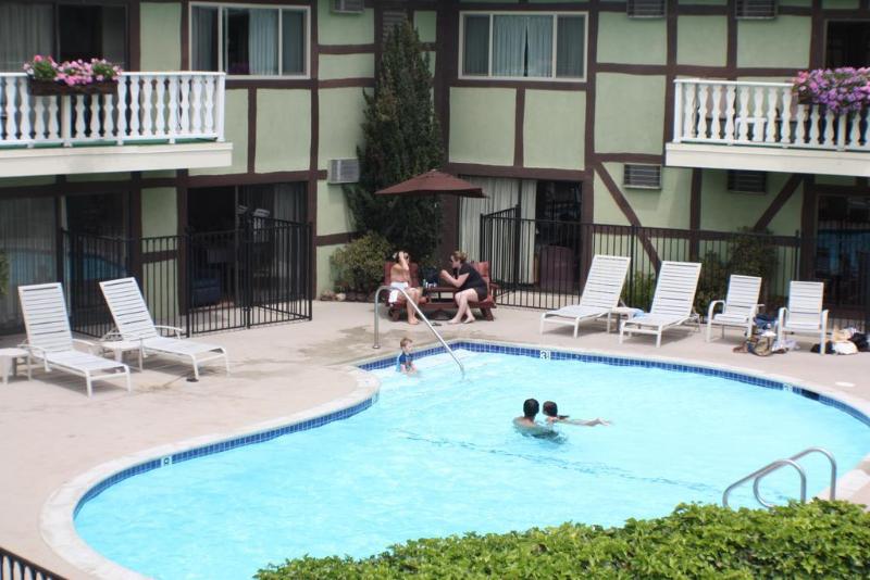 ホテル Svendsgaard S Lodge  Americas Best Value Inn & Suites