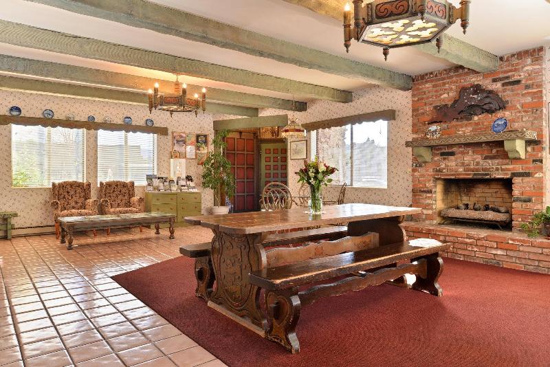 בית מלון כפרי Svendsgaard S Lodge  Americas Best Value Inn & Suites