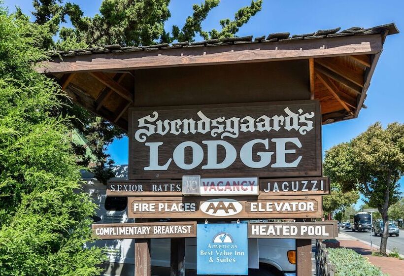 בית מלון כפרי Svendsgaard S Lodge  Americas Best Value Inn & Suites