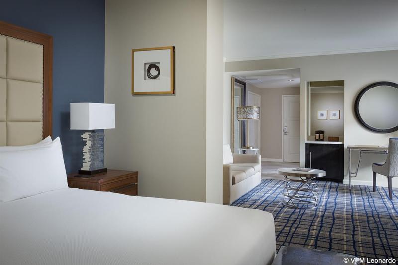 هتل The Adolphus, Autograph Collection