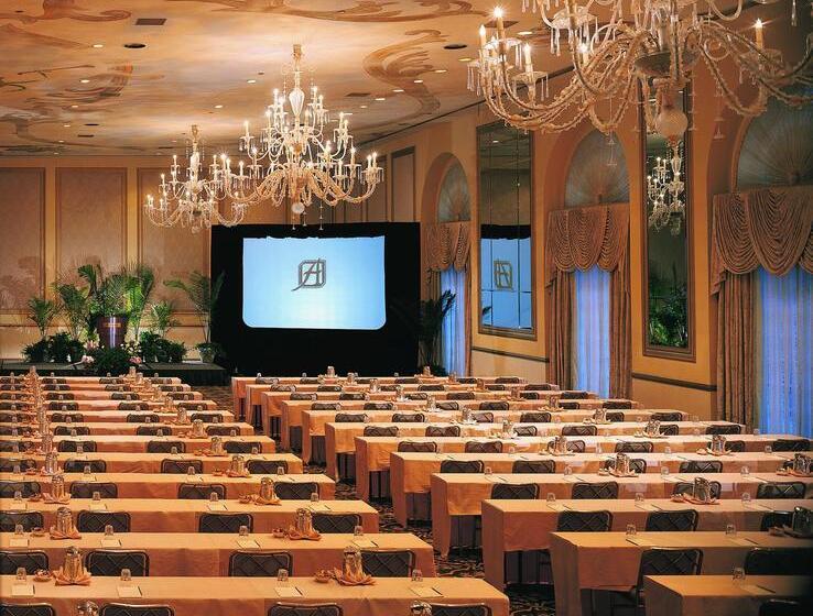 هتل The Adolphus, Autograph Collection