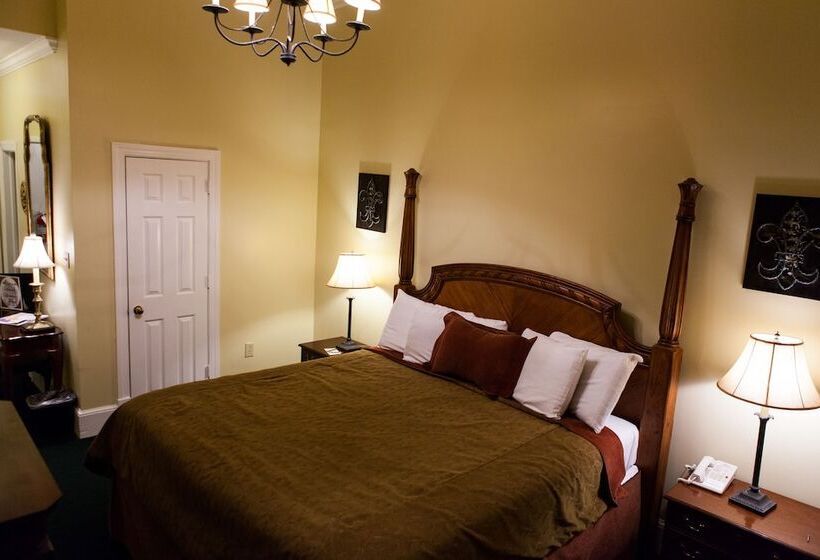 Отель The Biltmore Greensboro