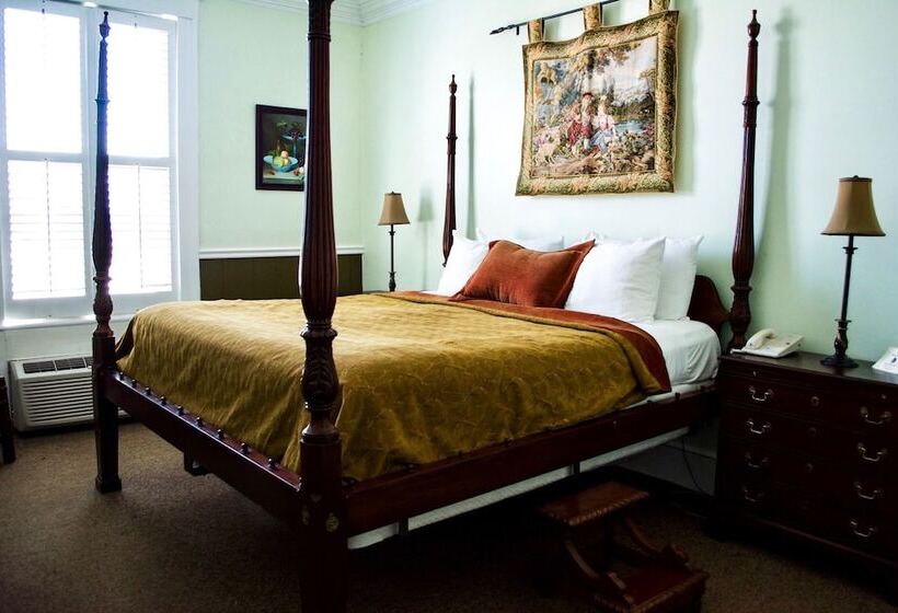 Отель The Biltmore Greensboro